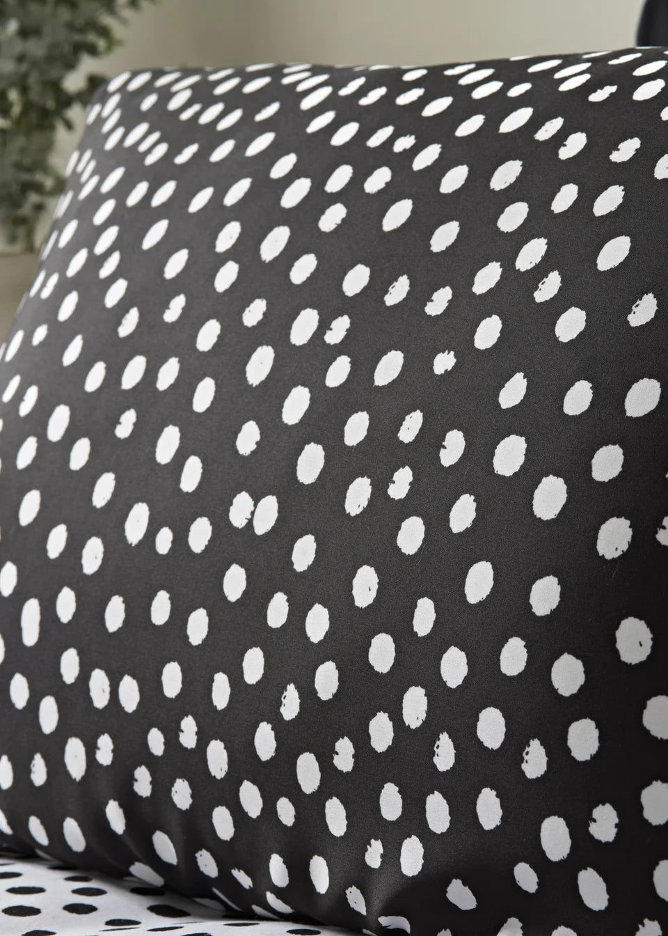 Mono Spots Print Duvet Set
