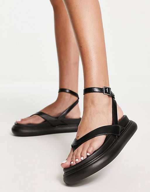 DESIGN Fahrenheit Chunky Toe Thong Sandals