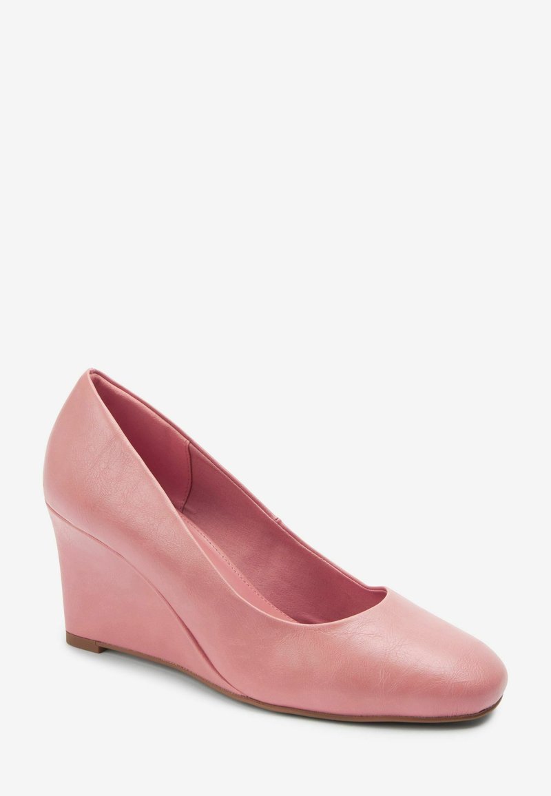 Forever Comfort Round Toe Wedges